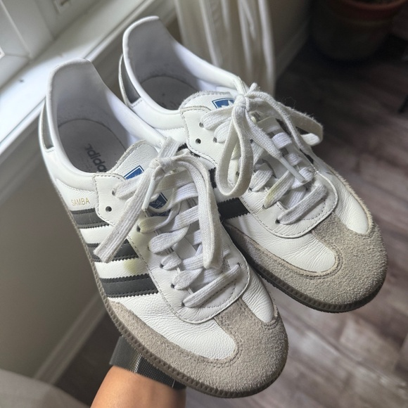 Adidas Samba Classic Shoes - Picture 1 of 4